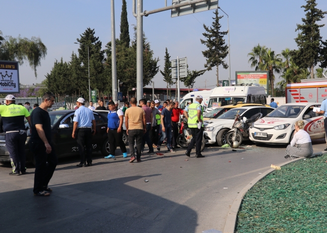 Adana'da trafik kazası: 10 yaralı